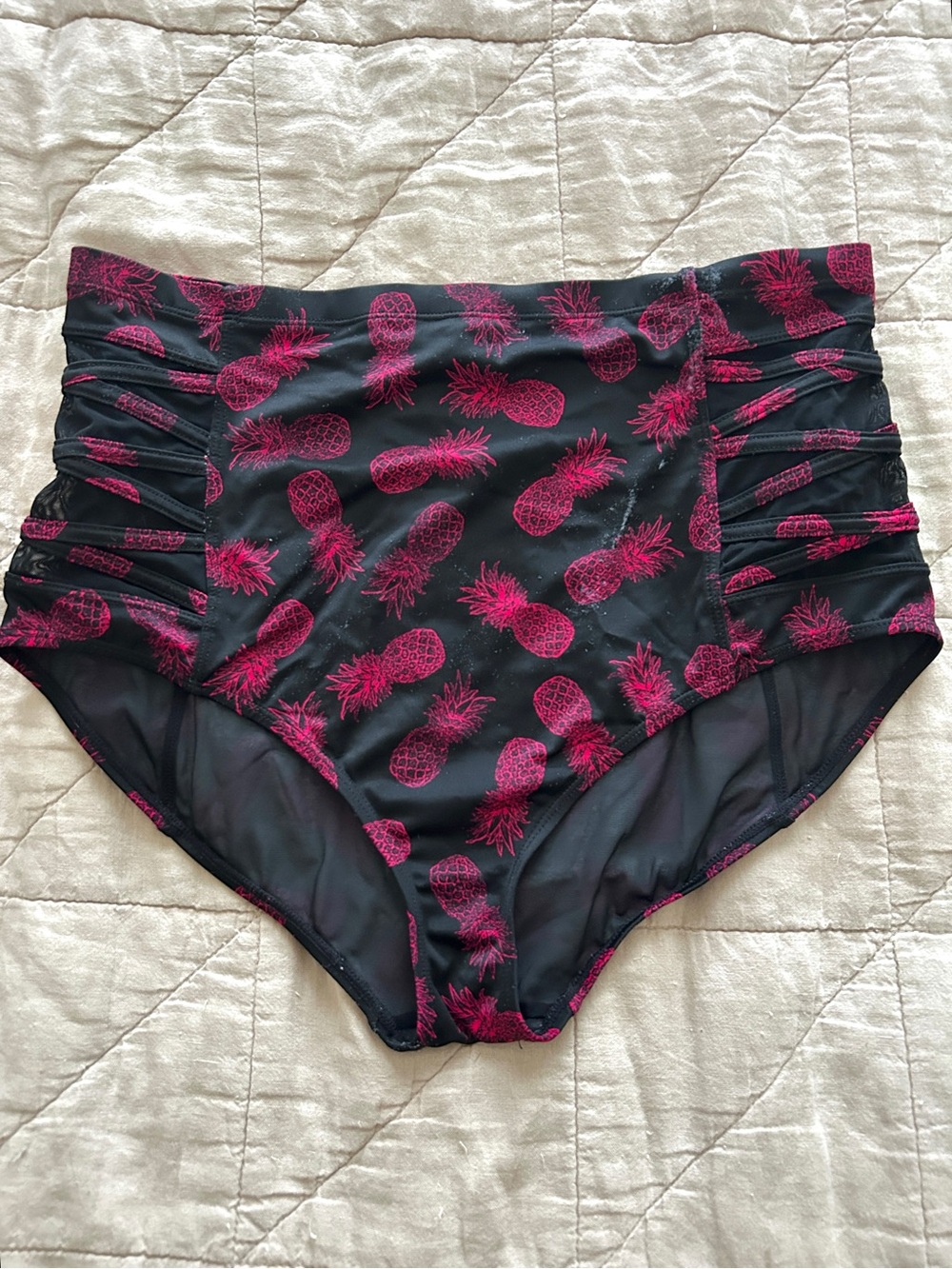 High-Waist Pineapple Print Swim Bottoms - Black/Pink